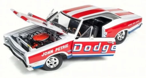 Auto World 1/18 1969 Dodge Coronet Super Bee "John Petrie" -Best Toy Discount Store RD2AW222 2